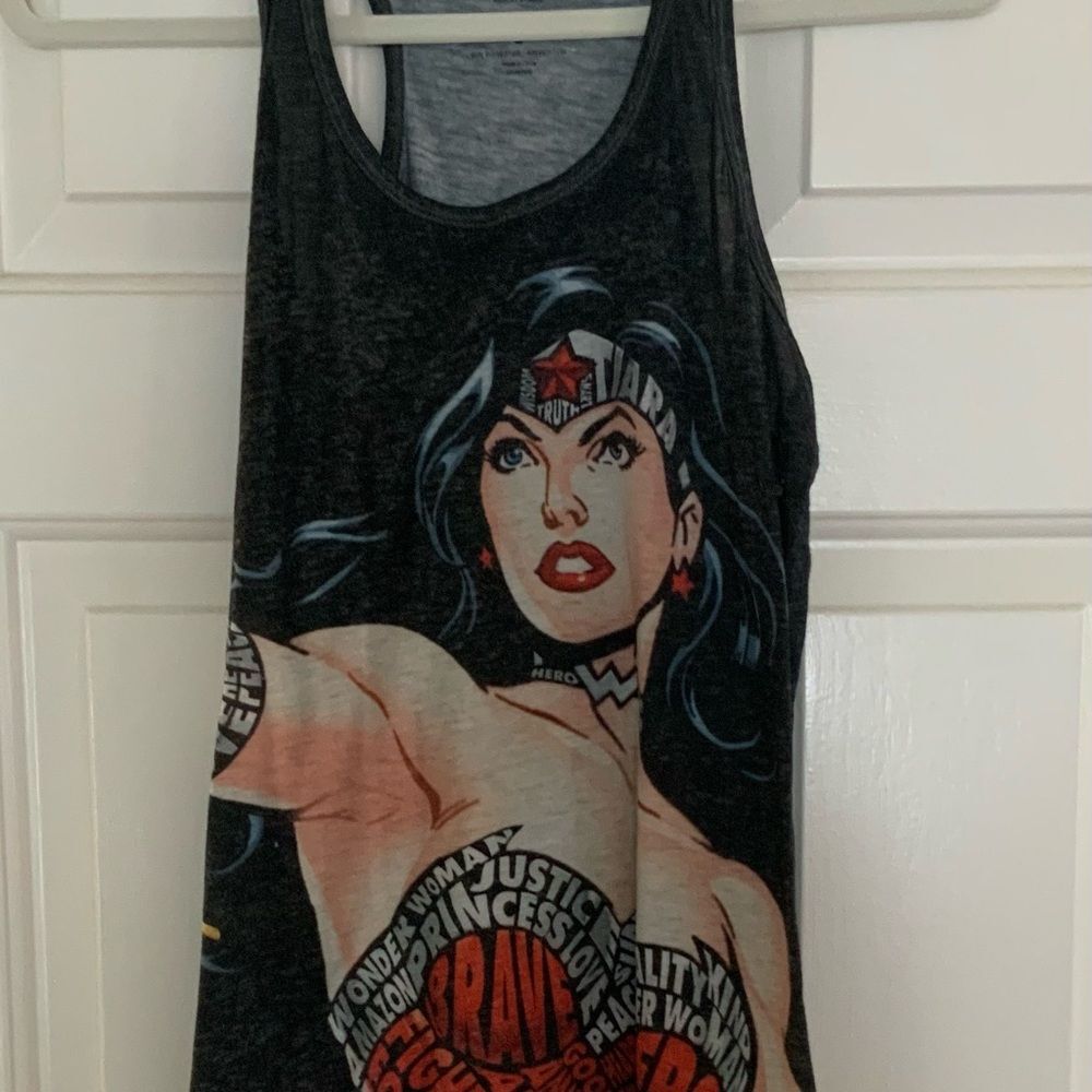 Black Graphic Fitted Sleeveless Tank Top